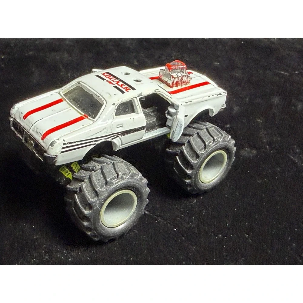 Vintage Yatming SQUASH Unit-Super Sedan, Monster Truck, Diecast White 1/64 85003